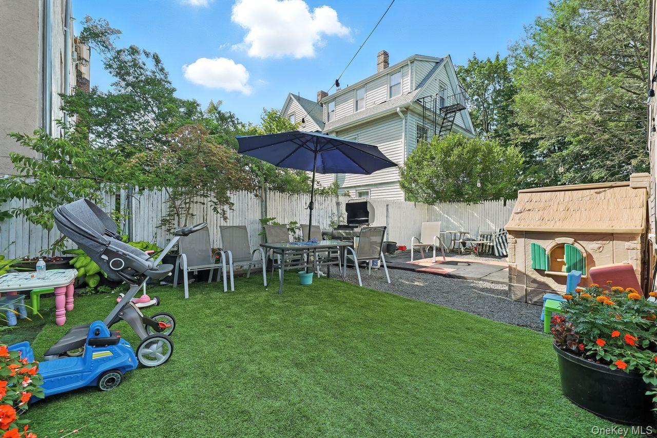 5 Dillon Road, Larchmont, NY 10538