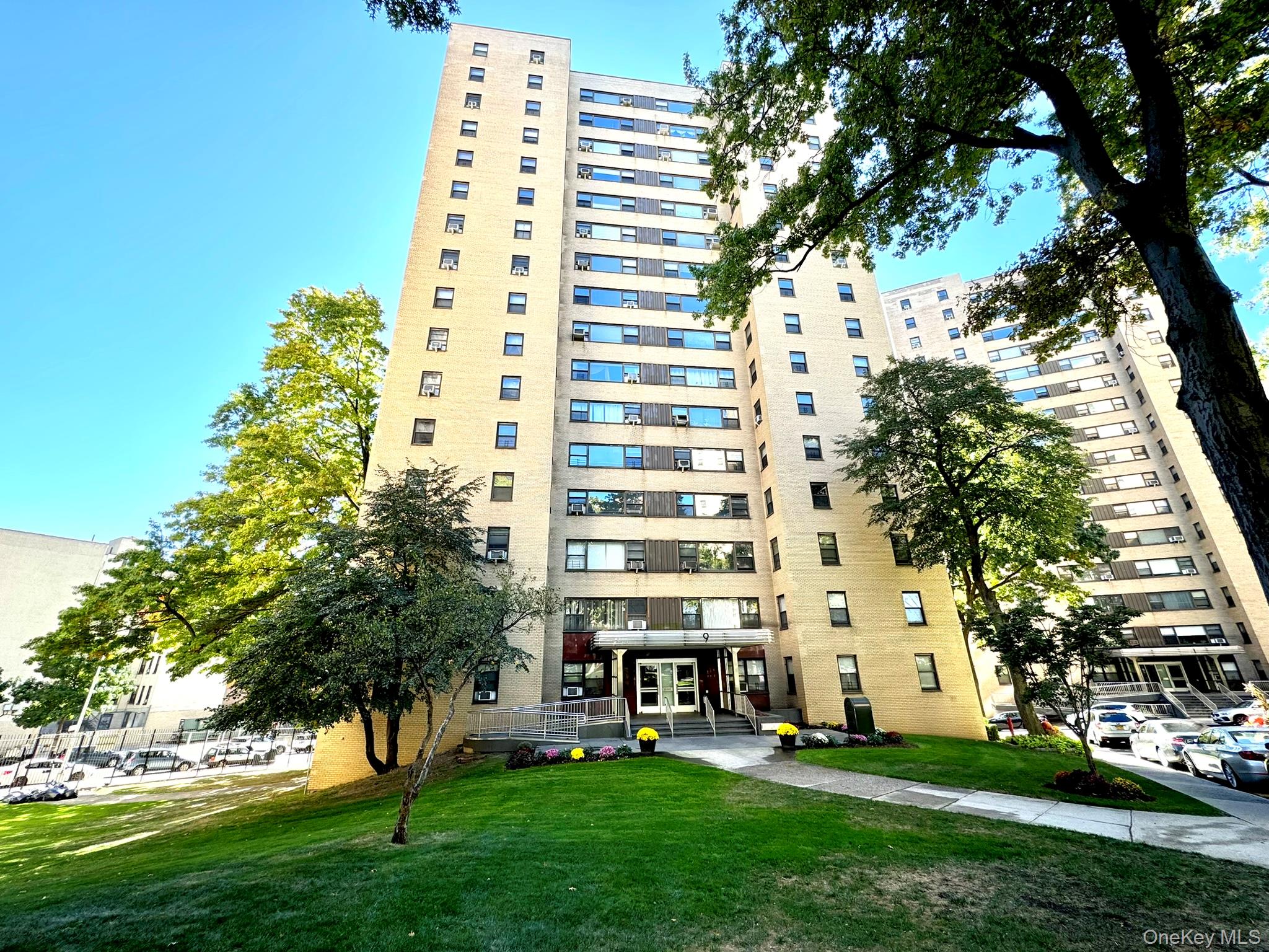 9 Fordham Hill Oval # 1H, Bronx, NY 10468