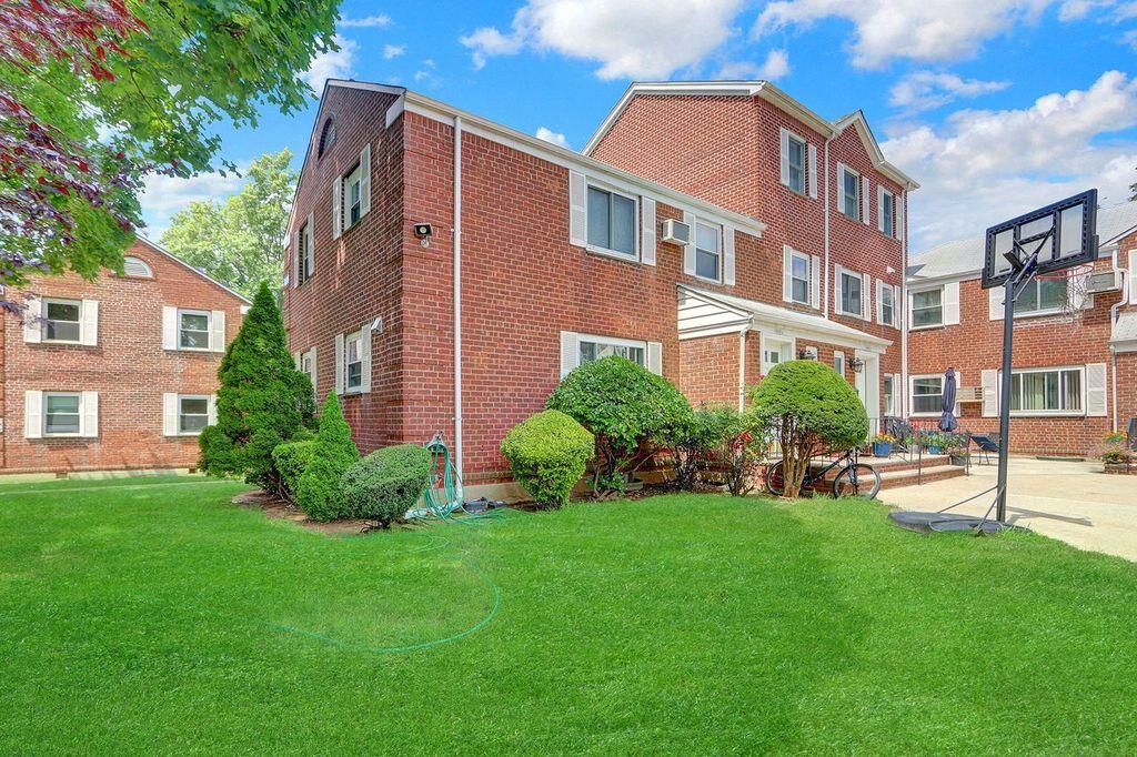 254-07 74th AVE # GV64 B1-1, Glen Oaks, NY 11004