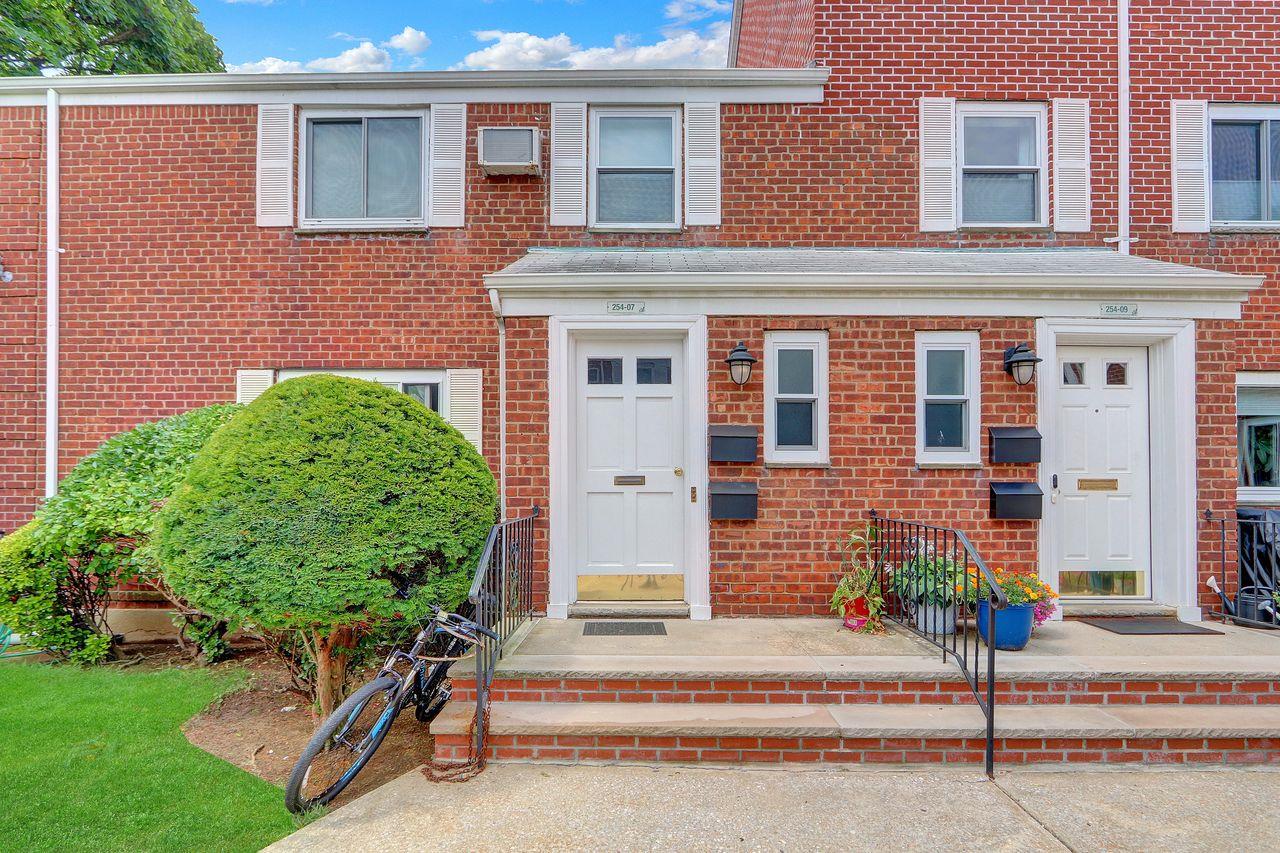 254-07 74th AVE # A, Glen Oaks, NY 11004