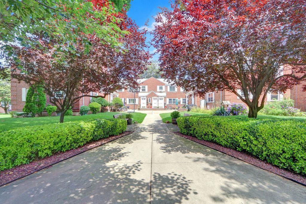 254-07 74th AVE # GV64 B1-1, Glen Oaks, NY 11004