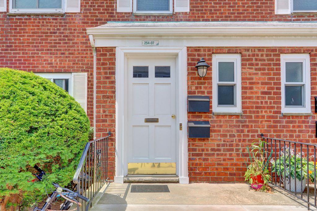 254-07 74th AVE # GV64 B1-1, Glen Oaks, NY 11004