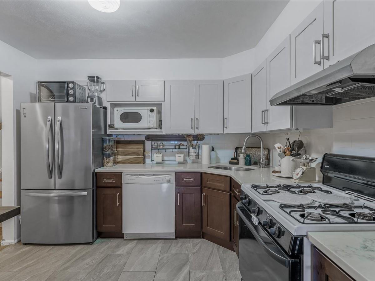 8703 57th Road # 41, Elmhurst, NY 11373