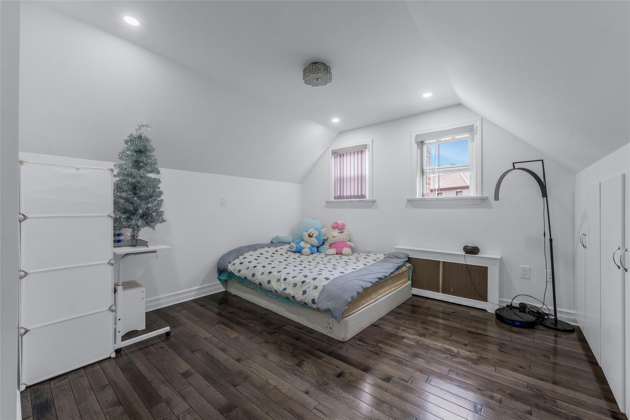 5640 Francis Lewis Boulevard, Bayside, NY 11364