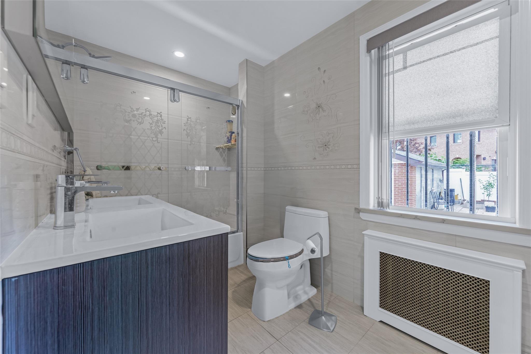 5640 Francis Lewis Boulevard, Bayside, NY 11364