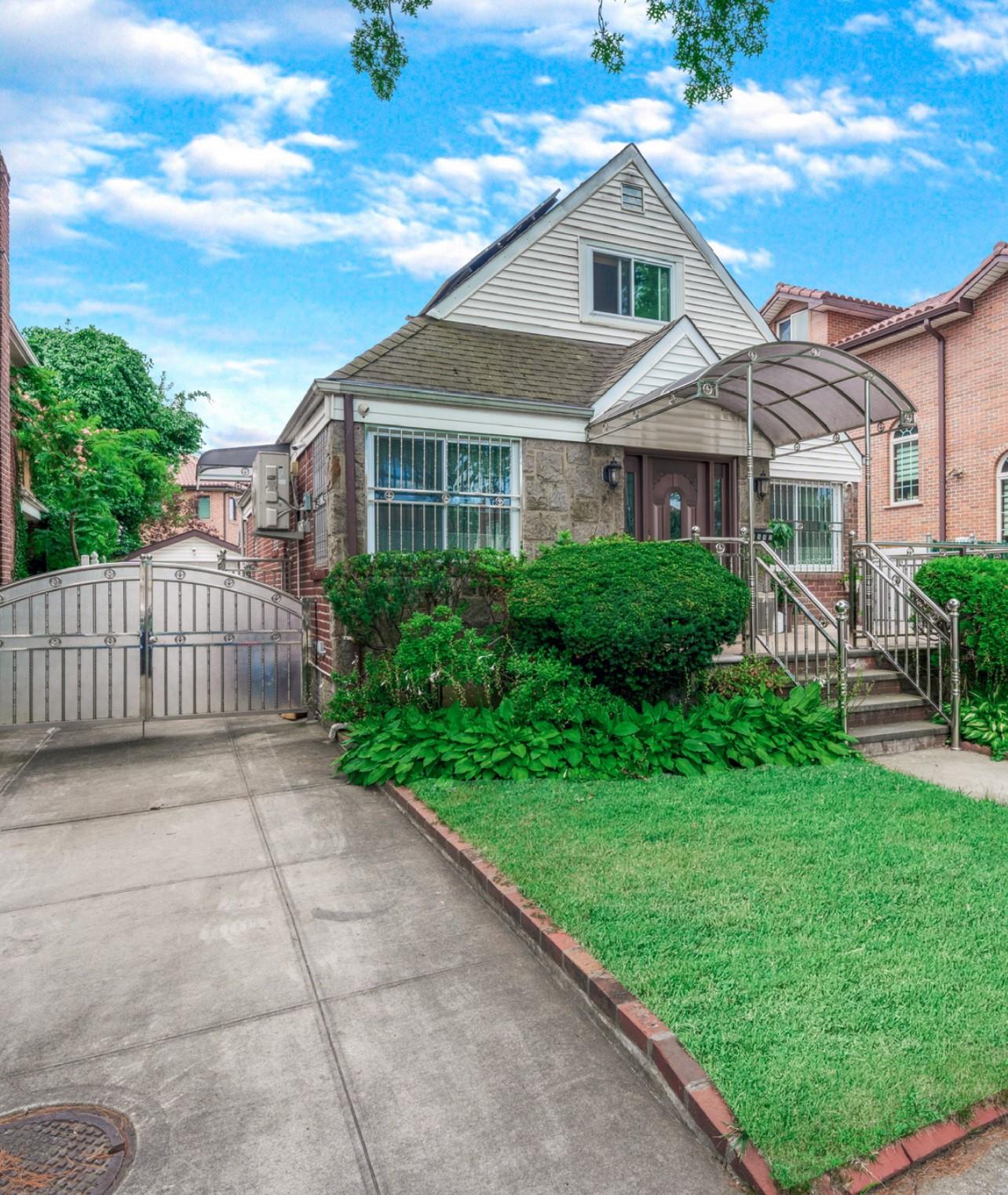 5640 Francis Lewis Boulevard, Bayside, NY 11364