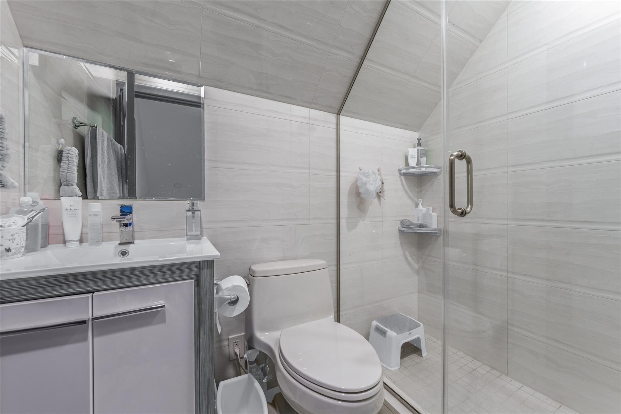 5640 Francis Lewis Boulevard, Bayside, NY 11364