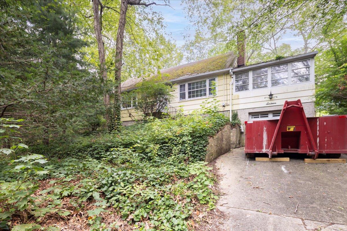 16 Sunset Drive, Huntington, NY 11743