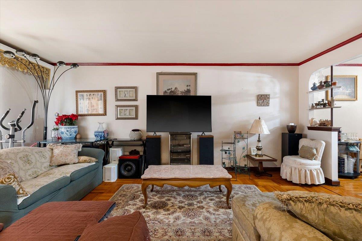 3044 Paulding Avenue, Bronx, NY 10469