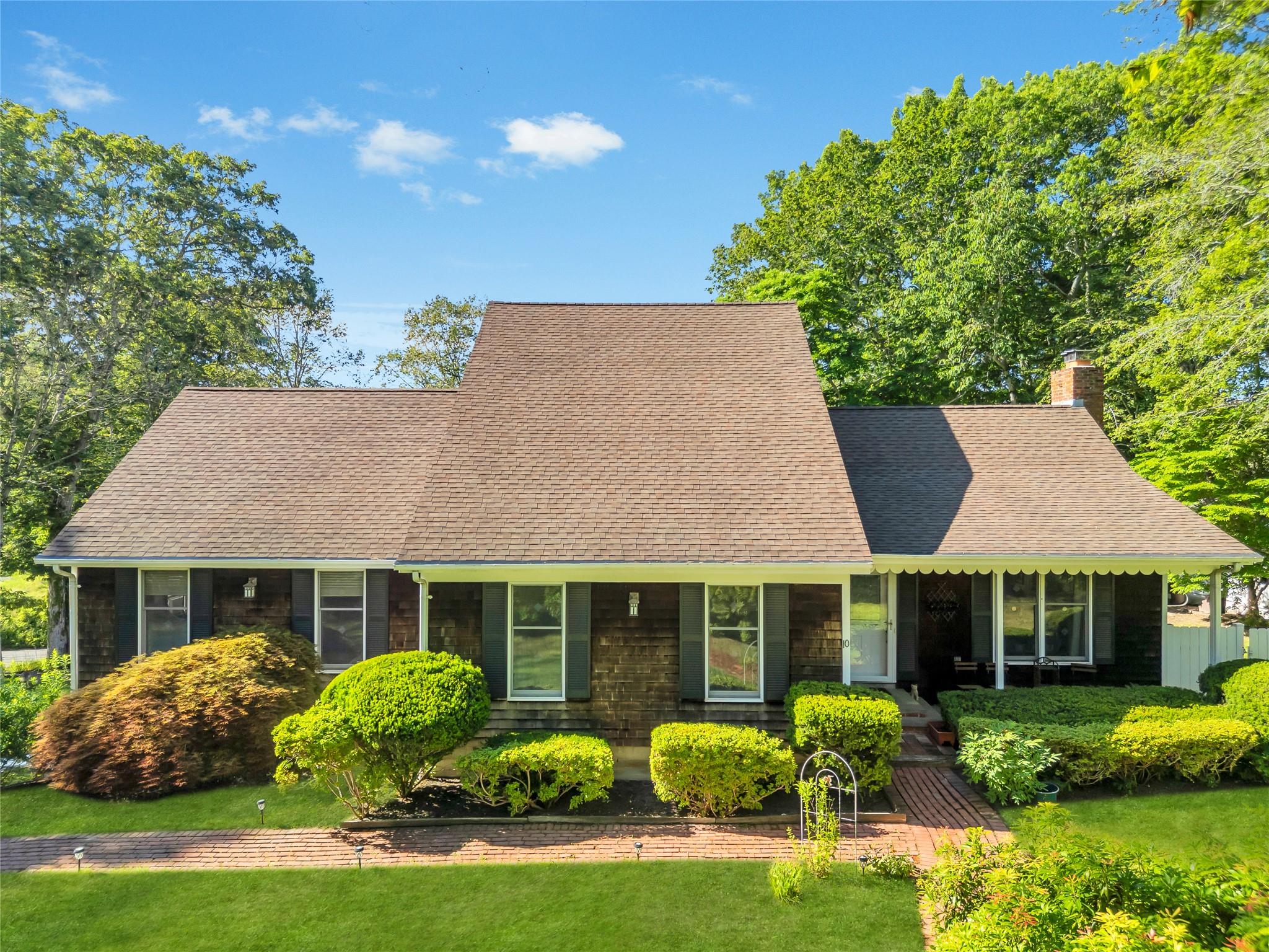 10 Harper Road, Calverton, NY 11933
