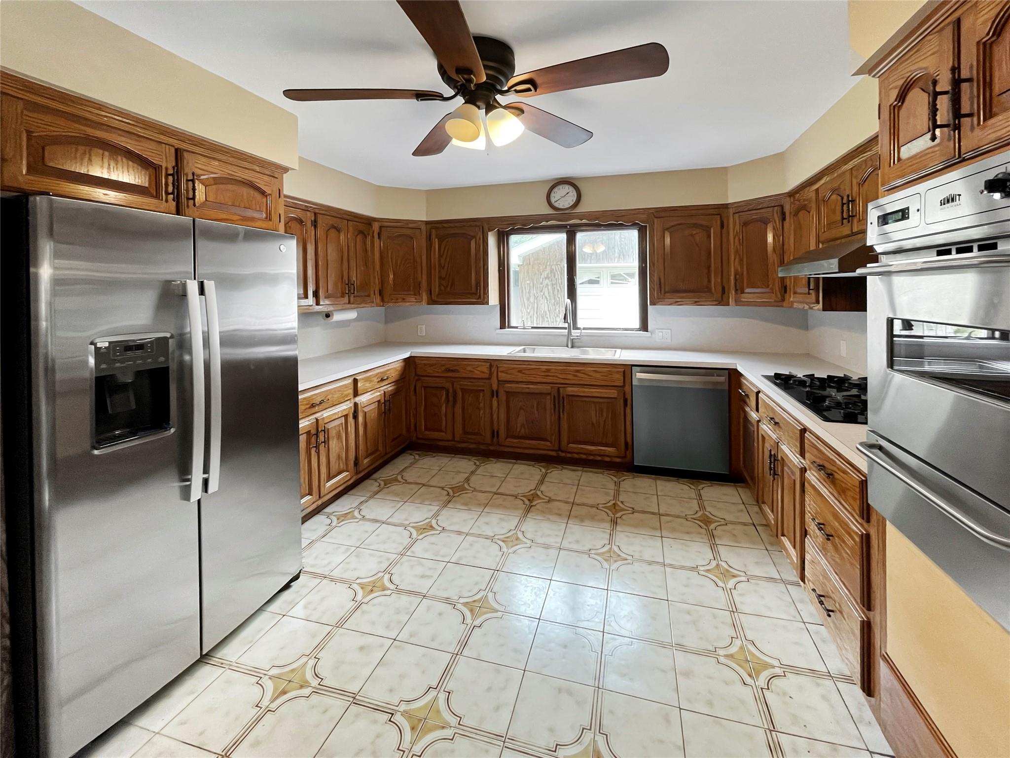 43 Elm Avenue, Glen Cove, NY 11542