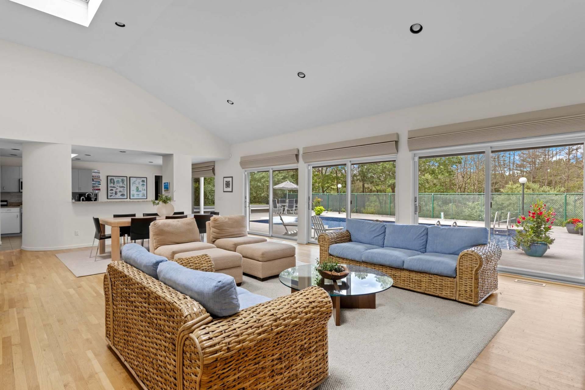 16 Peacock Path, East Quogue, NY 11942
