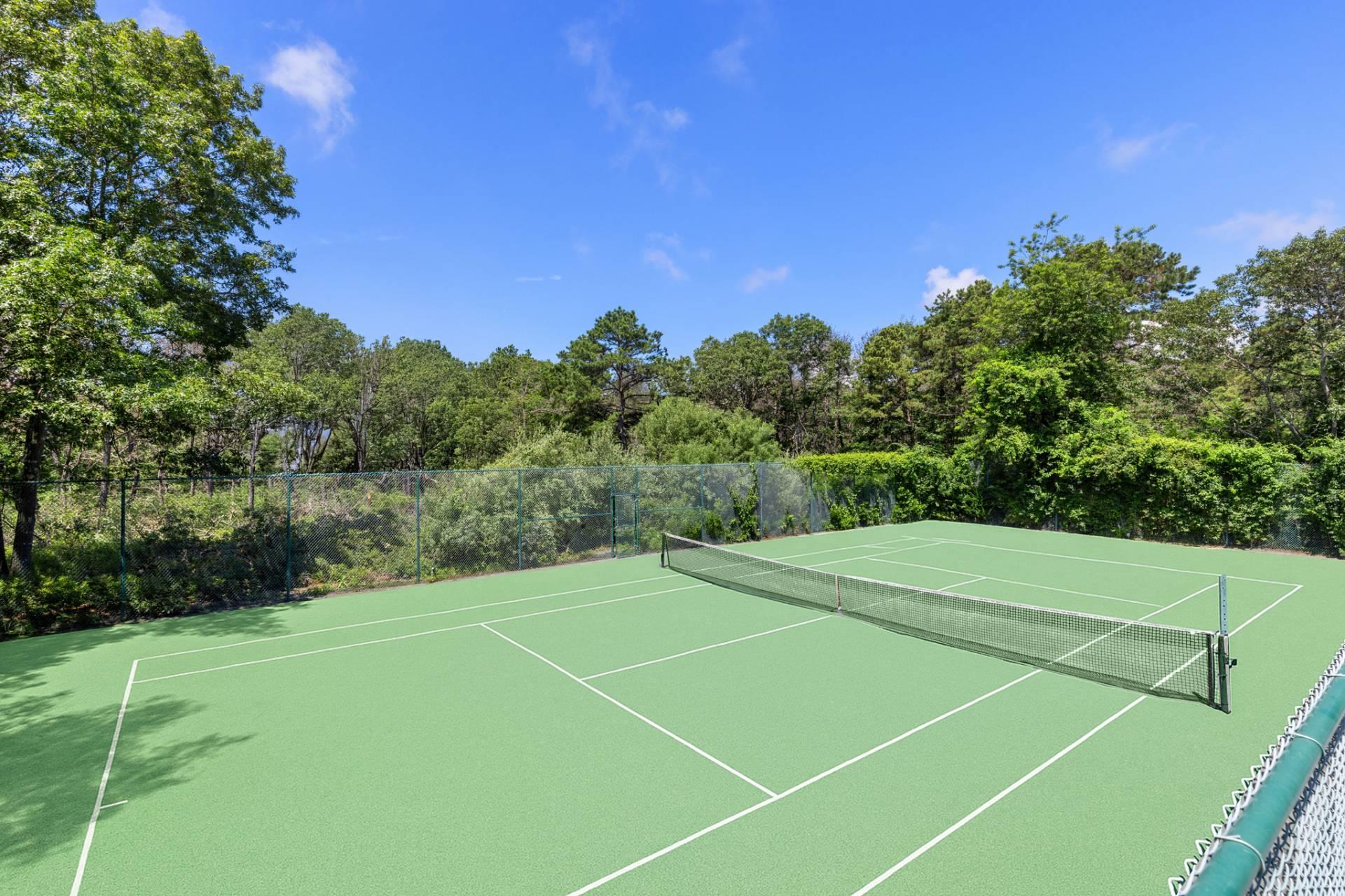 16 Peacock Path, East Quogue, NY 11942