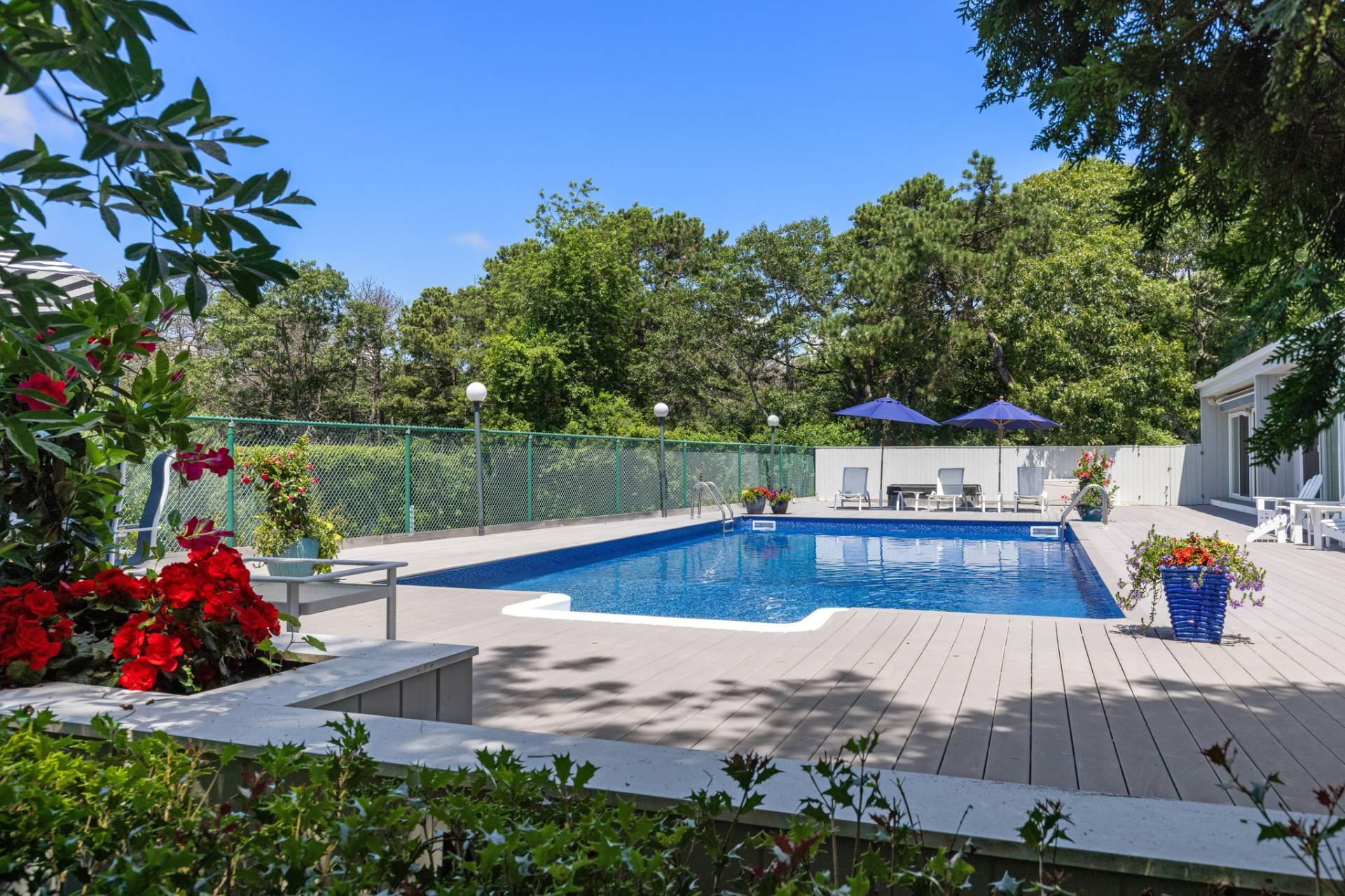 16 Peacock Path, East Quogue, NY 11942