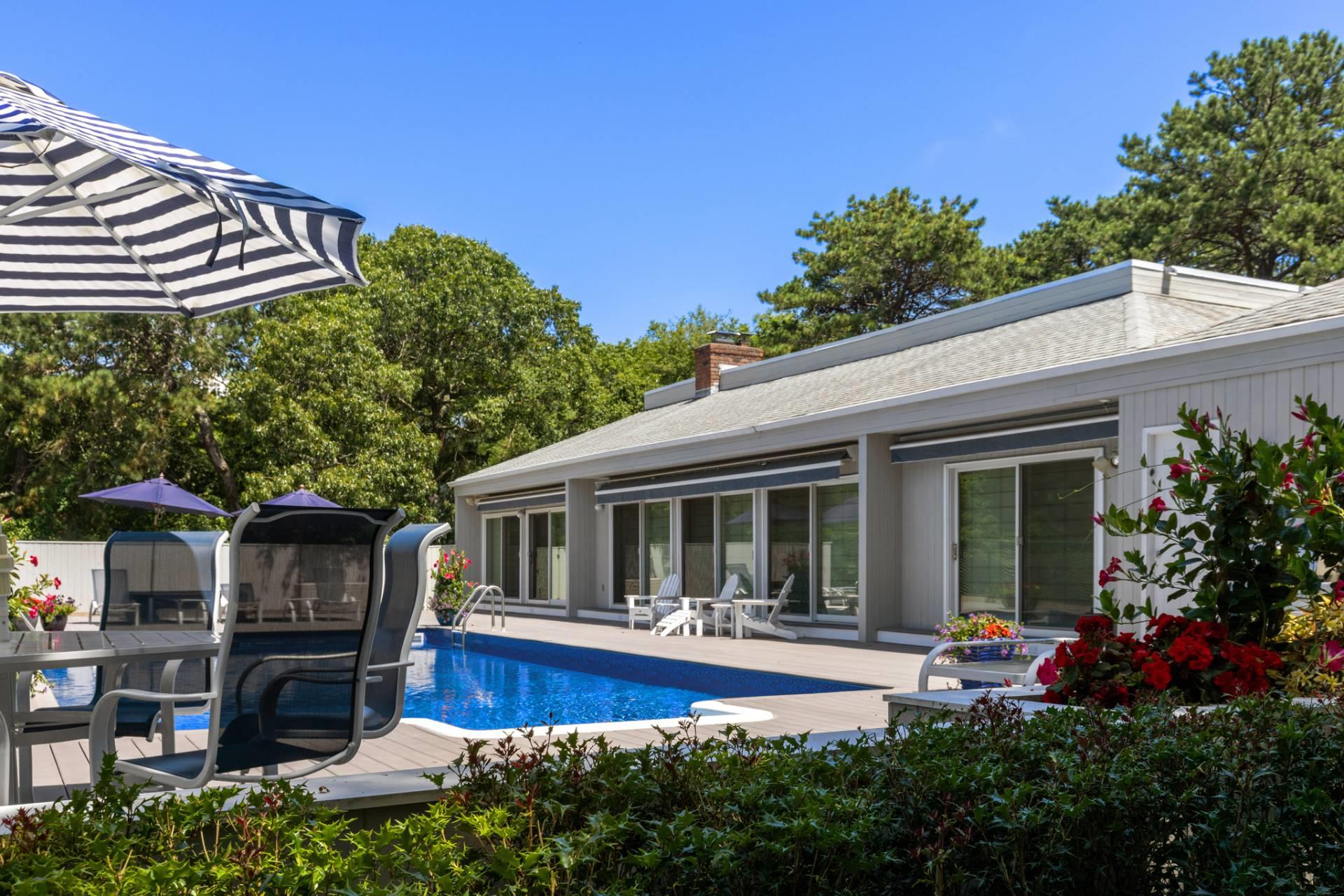 16 Peacock Path, East Quogue, NY 11942