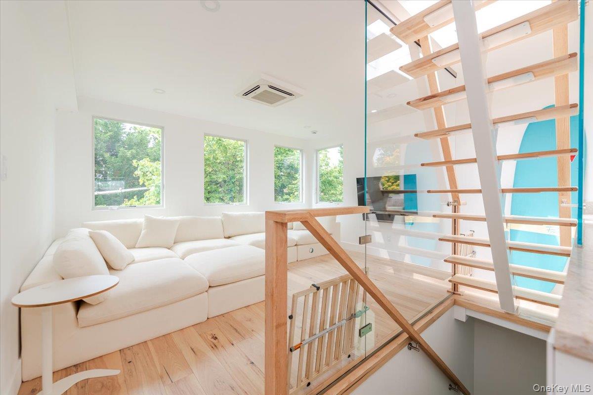 2105 Bay Boulevard, Atlantic Beach, NY 11509