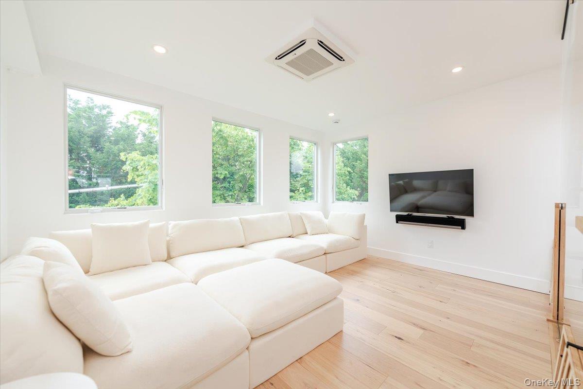 2105 Bay Boulevard, Atlantic Beach, NY 11509