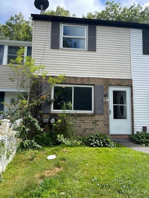 27 Wooded Way, Calverton, NY 11933