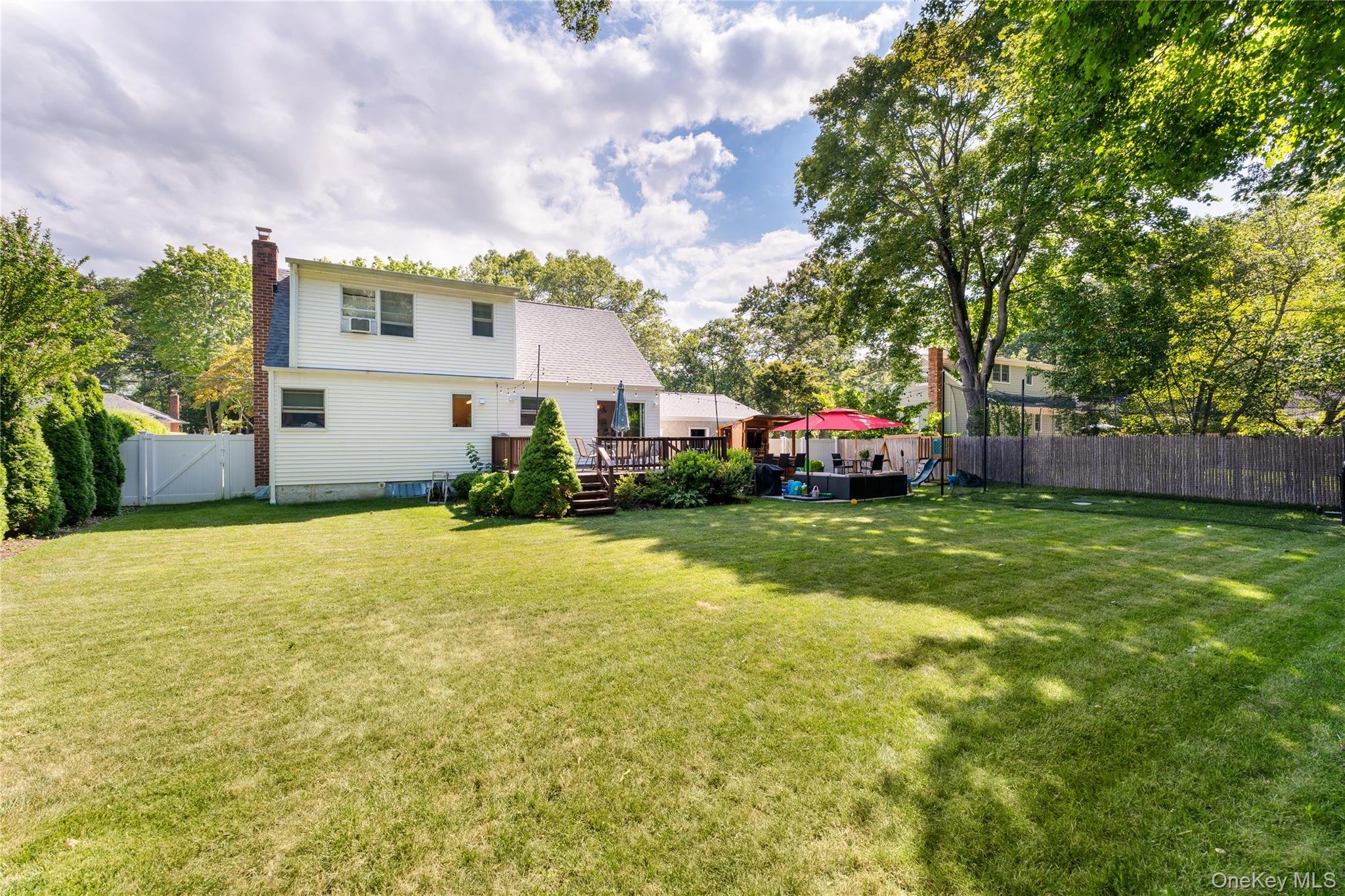 55 Robinson Street, Shoreham, NY 11786