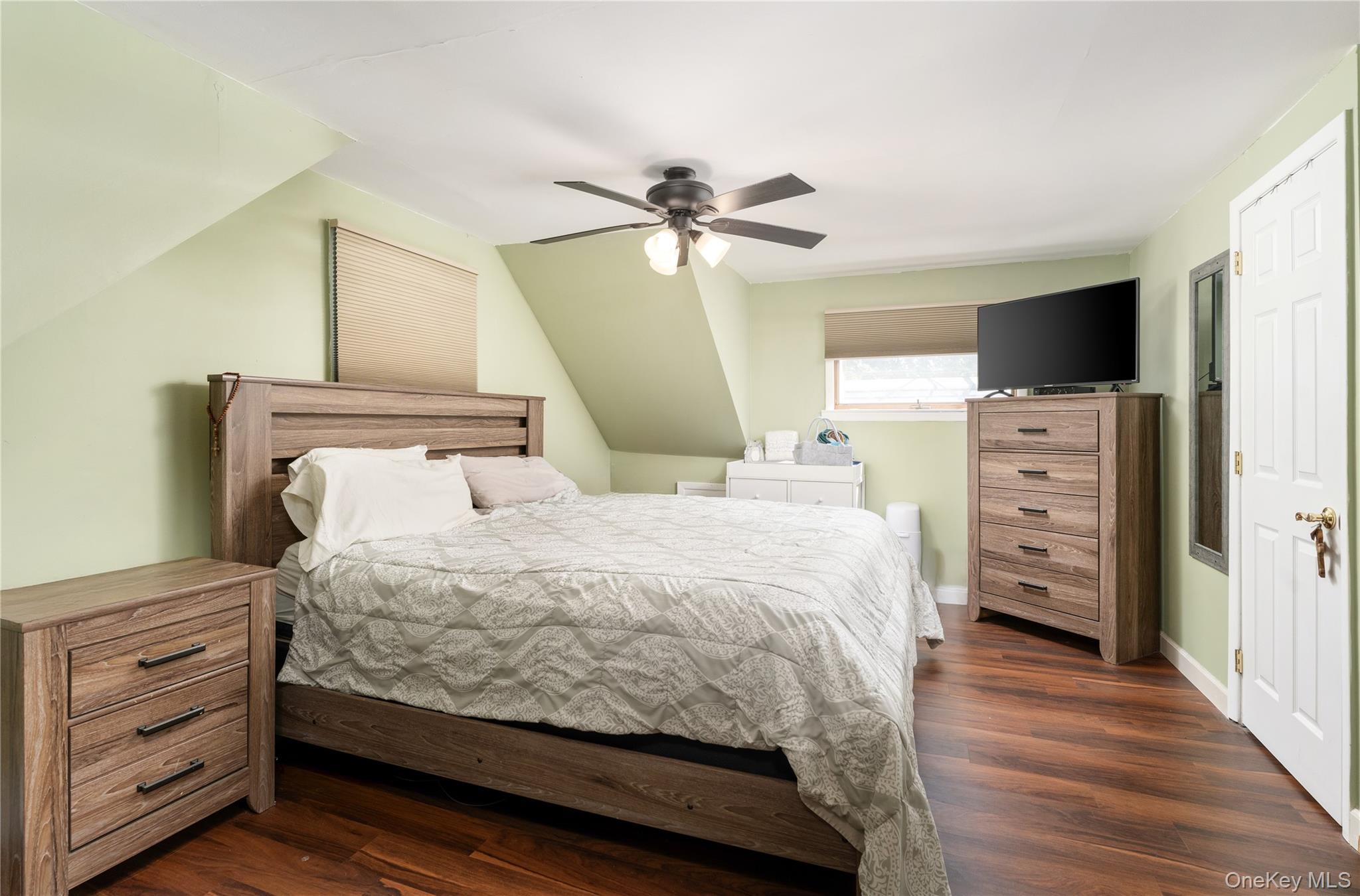 55 Robinson Street, Shoreham, NY 11786