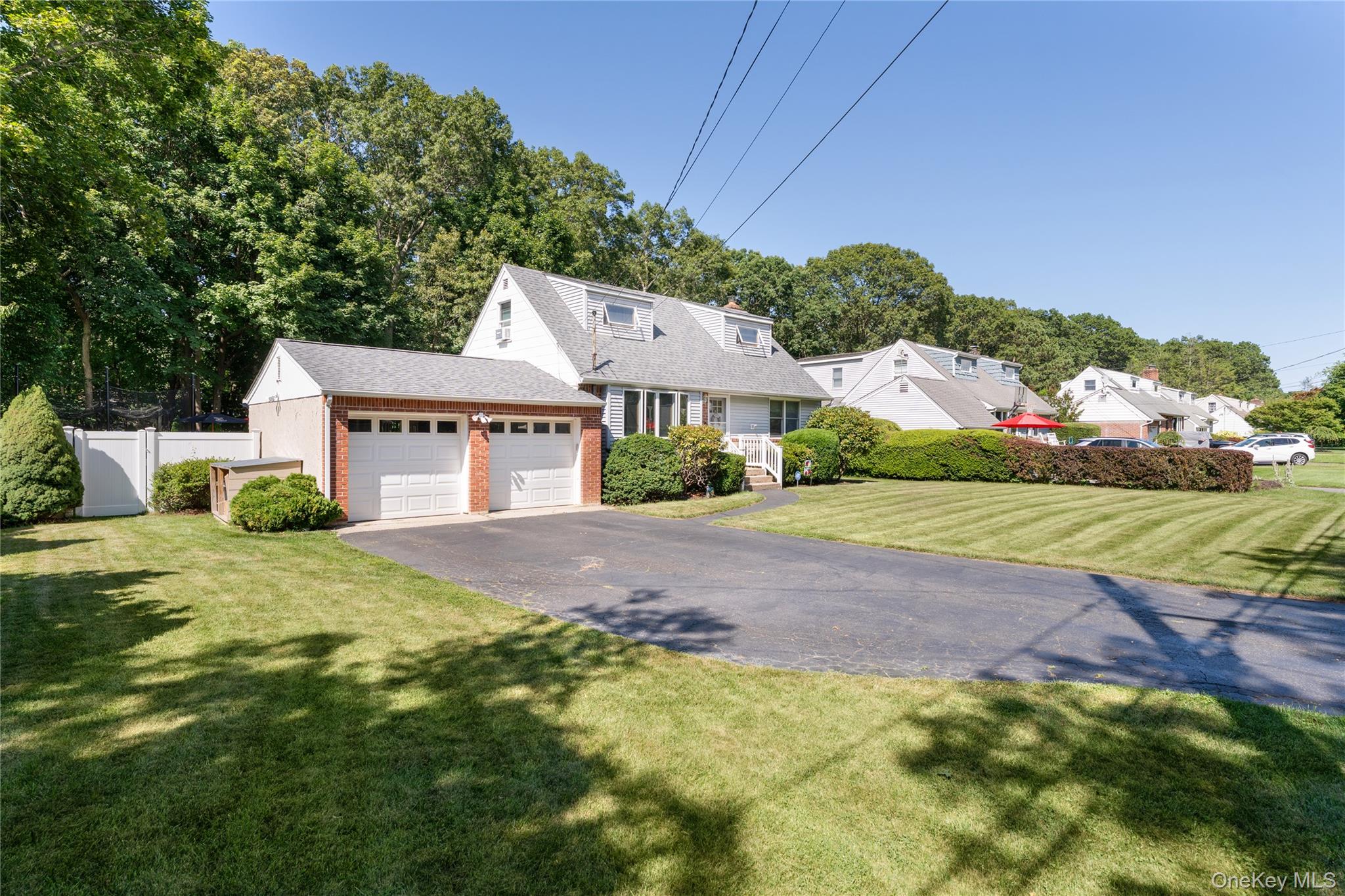 55 Robinson Street, Shoreham, NY 11786