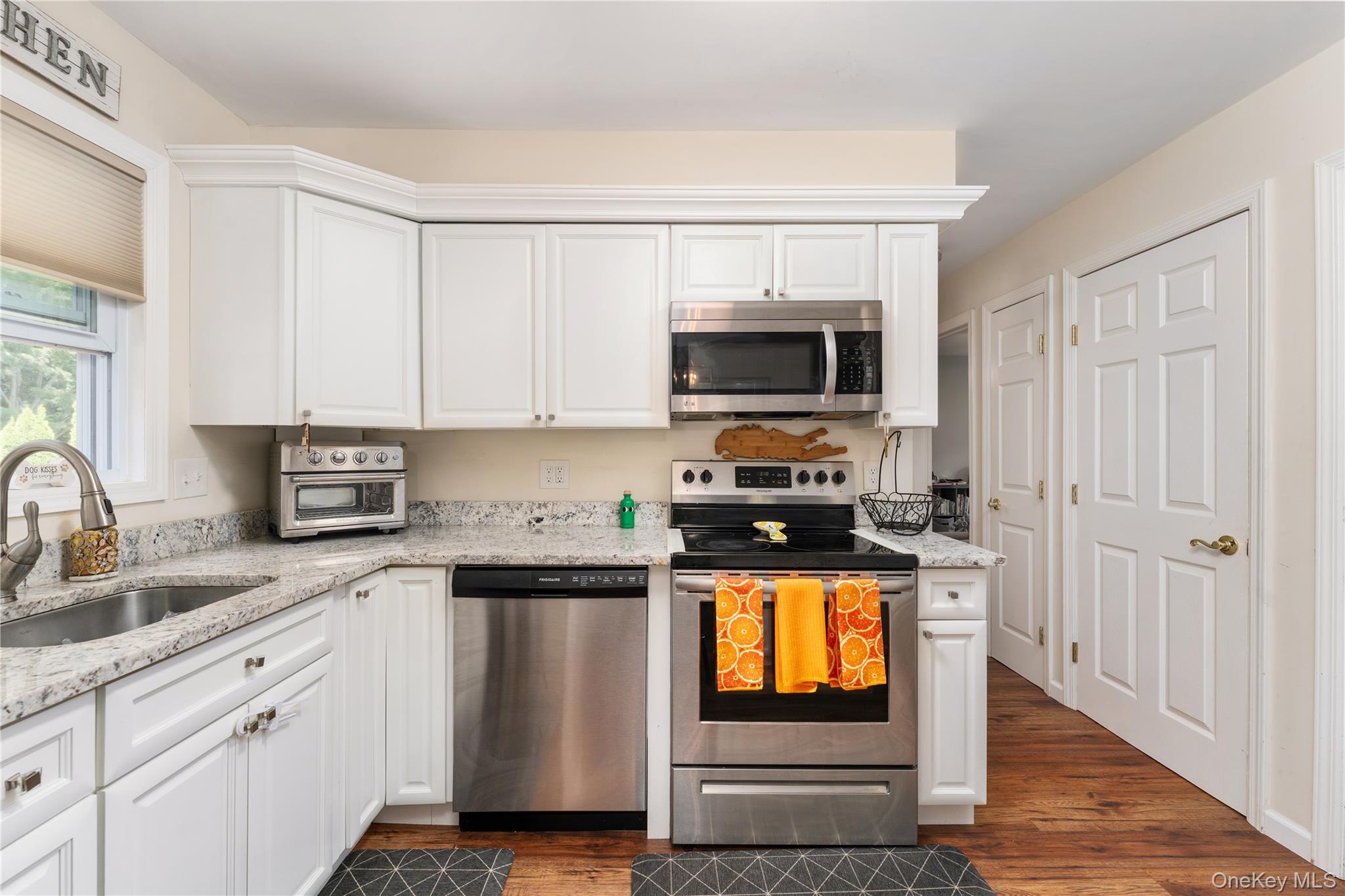 55 Robinson Street, Shoreham, NY 11786