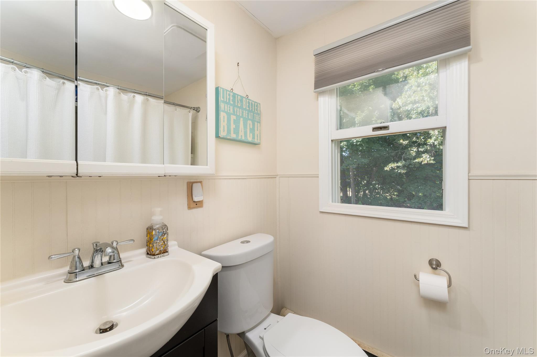 55 Robinson Street, Shoreham, NY 11786