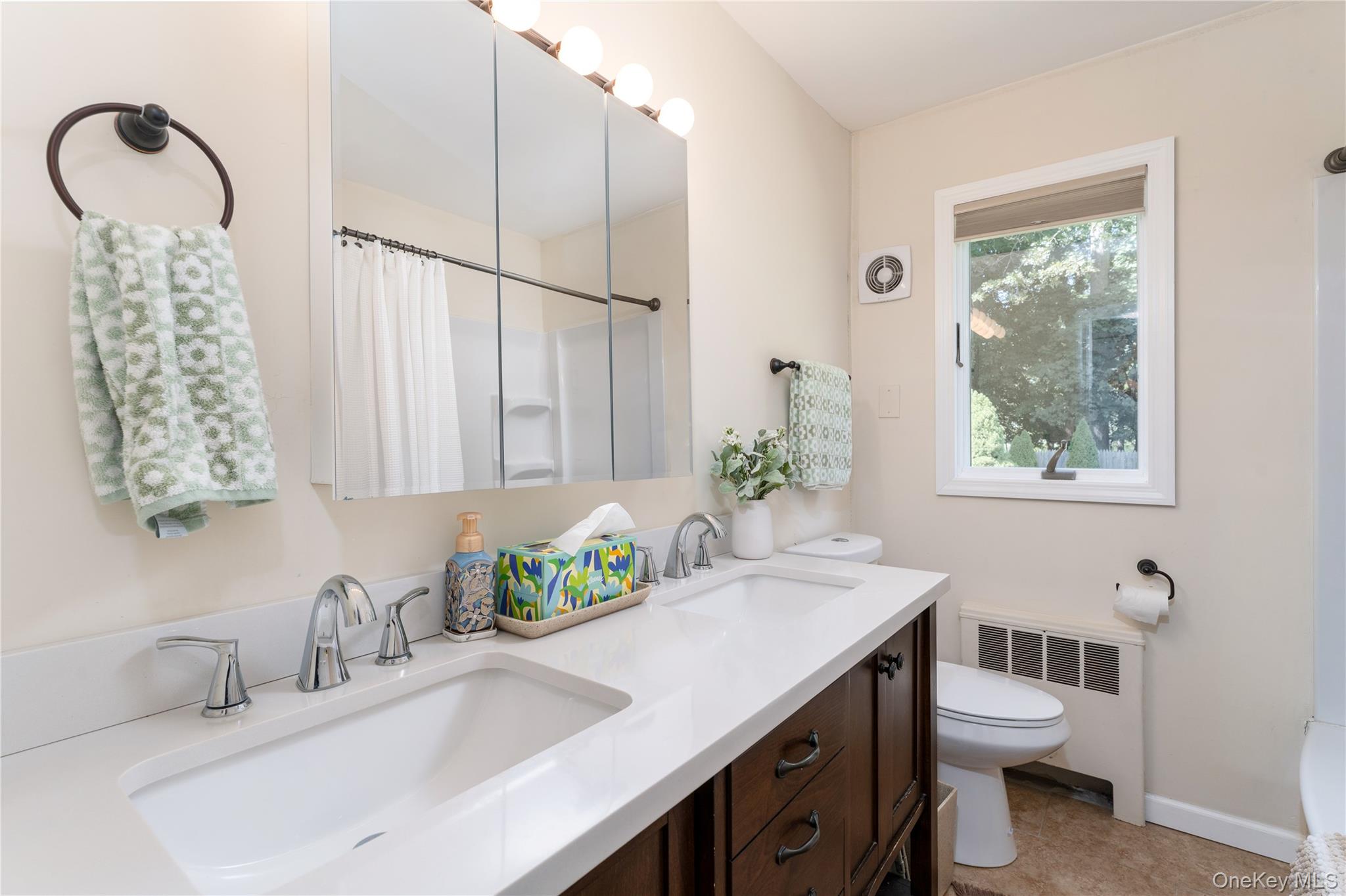 55 Robinson Street, Shoreham, NY 11786