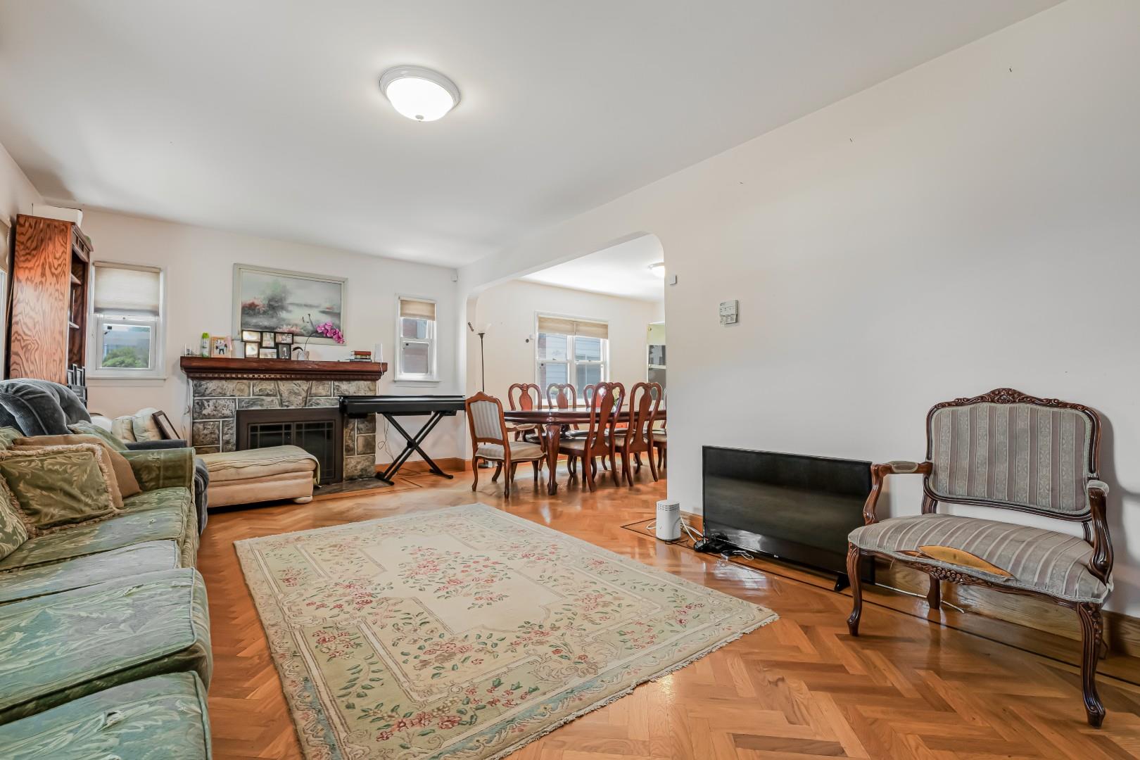 7562 177th Street, Fresh Meadows, NY 11366