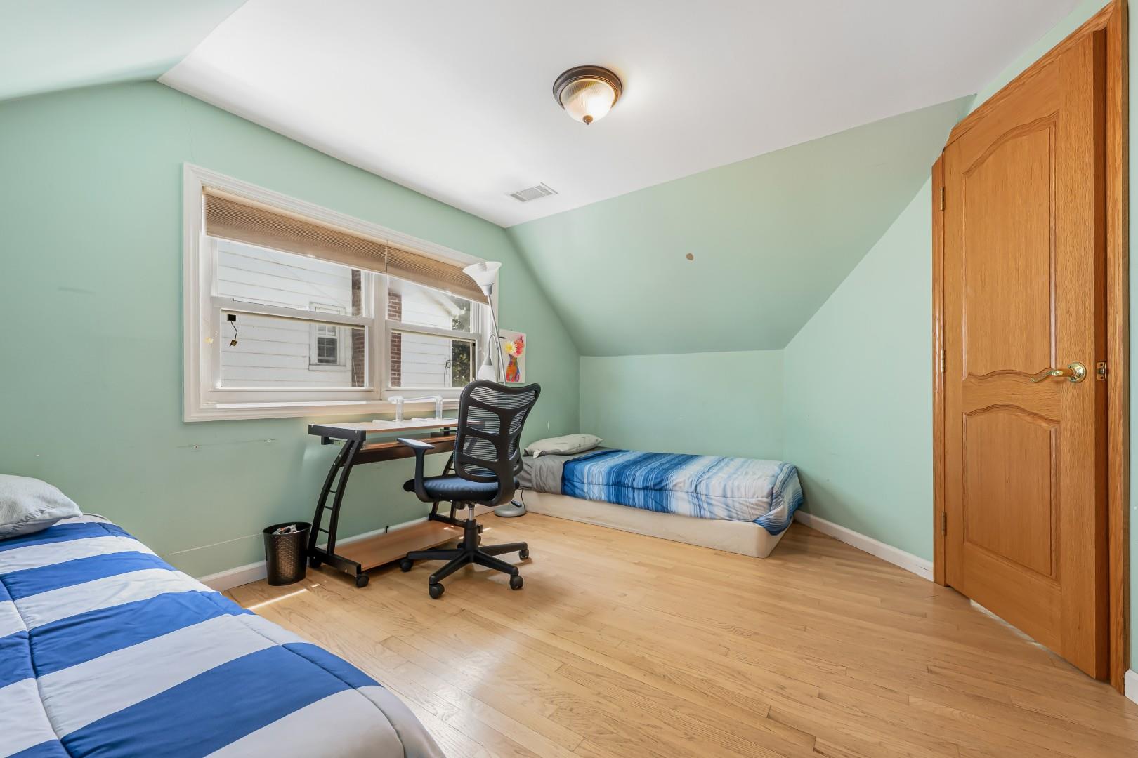 7562 177th Street, Fresh Meadows, NY 11366