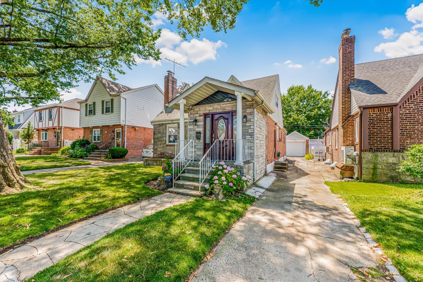 7562 177th Street, Fresh Meadows, NY 11366