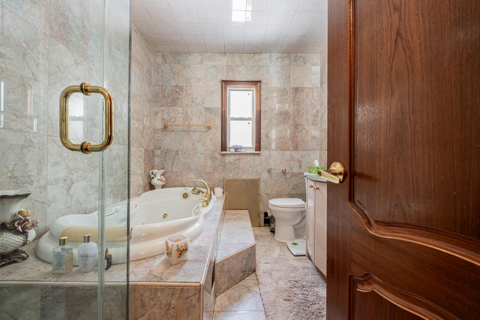 7562 177th Street, Fresh Meadows, NY 11366