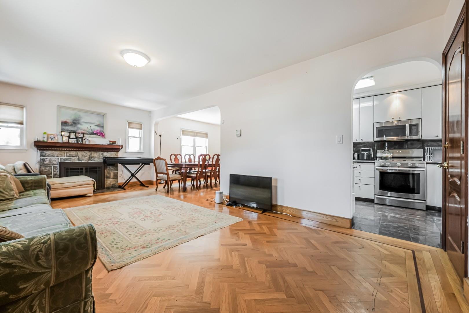 7562 177th Street, Fresh Meadows, NY 11366