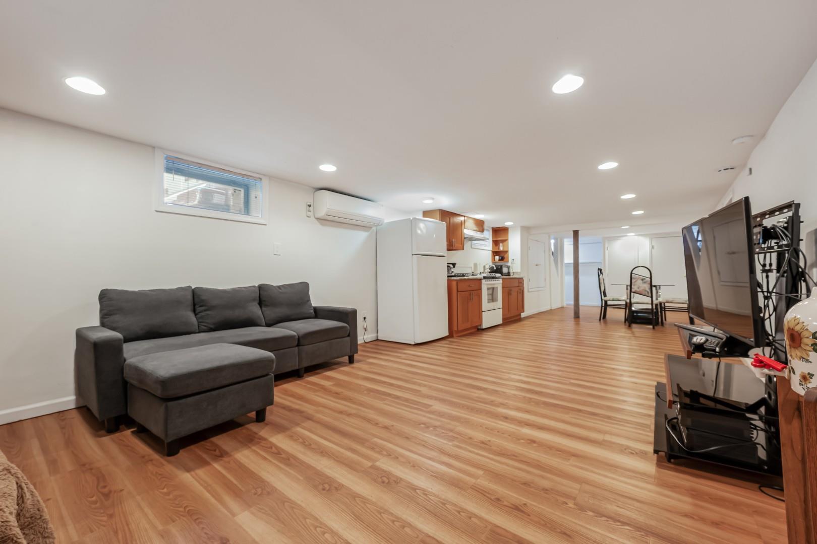 7562 177th Street, Fresh Meadows, NY 11366