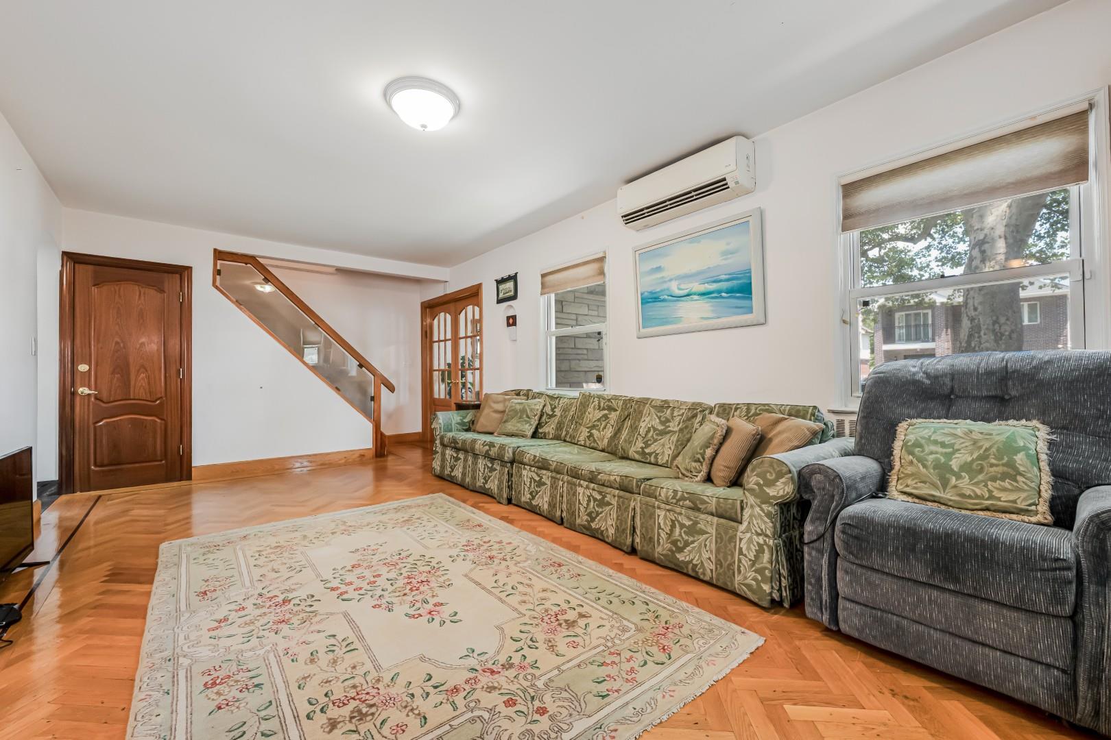 7562 177th Street, Fresh Meadows, NY 11366