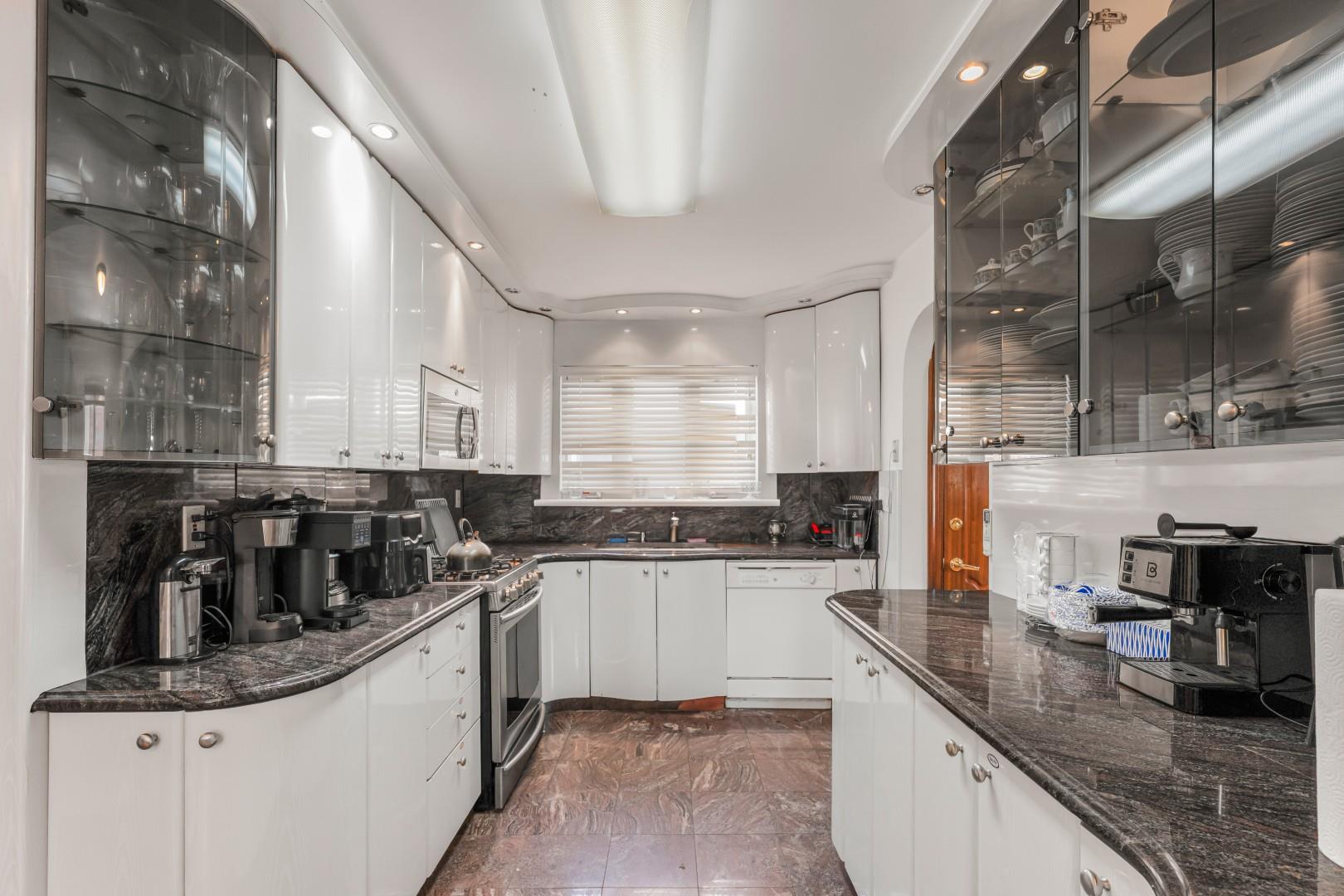 7562 177th Street, Fresh Meadows, NY 11366