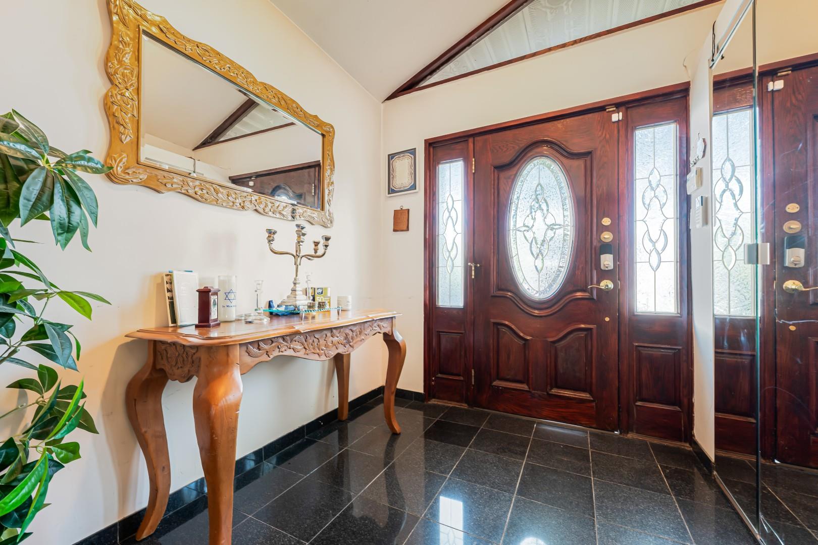 7562 177th Street, Fresh Meadows, NY 11366