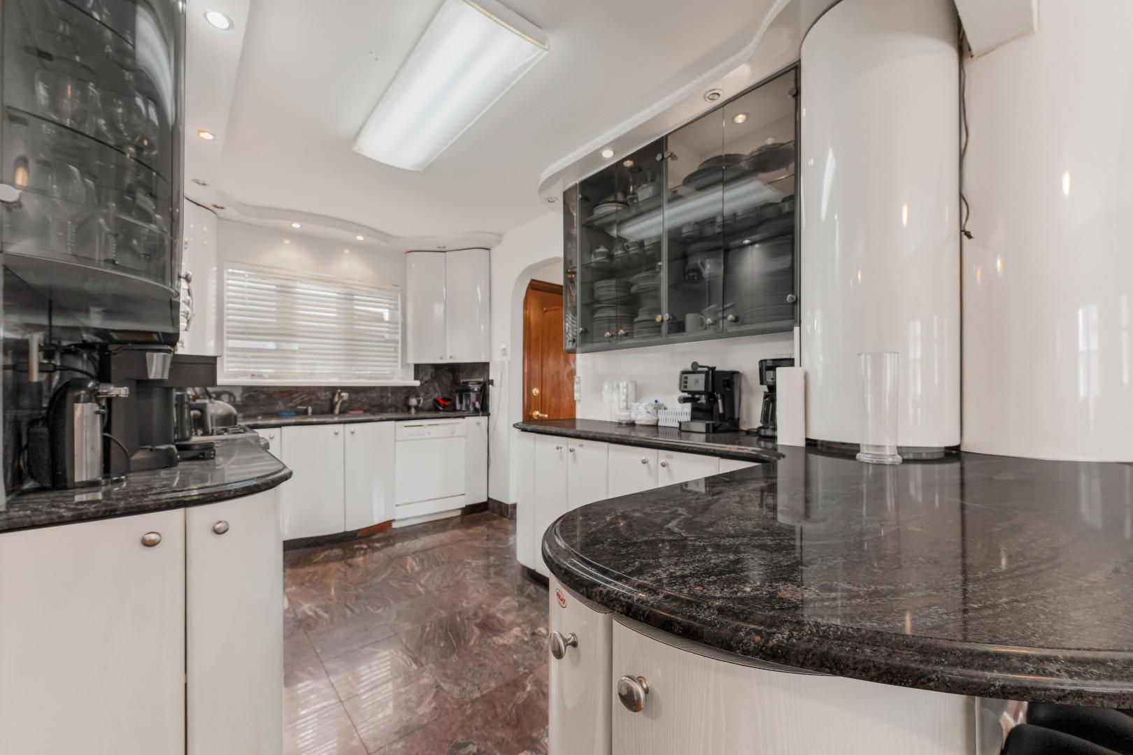 7562 177th Street, Fresh Meadows, NY 11366