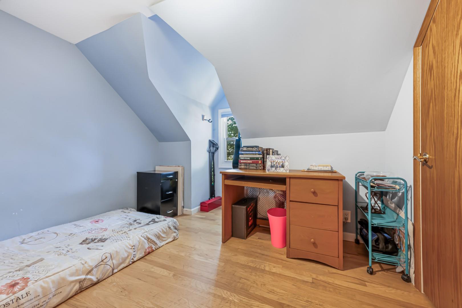 7562 177th Street, Fresh Meadows, NY 11366