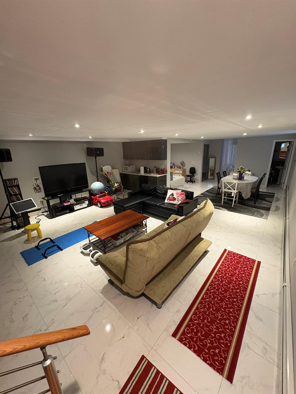 164-22 73rd Ave, Fresh Meadows, NY 11366