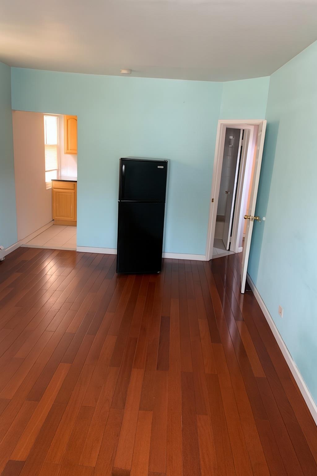 164-22 73rd Ave, Fresh Meadows, NY 11366