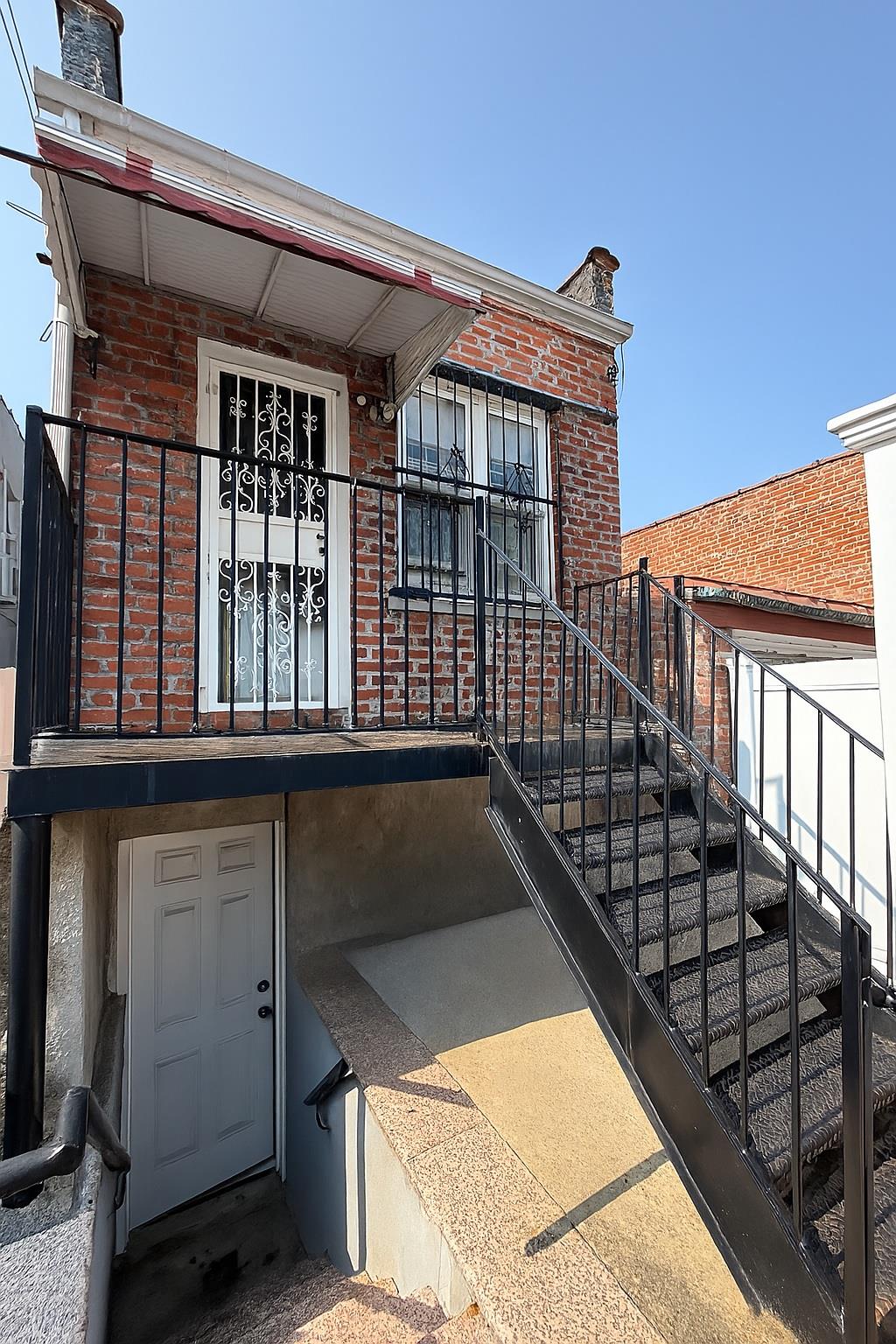 164-22 73rd Ave, Fresh Meadows, NY 11366