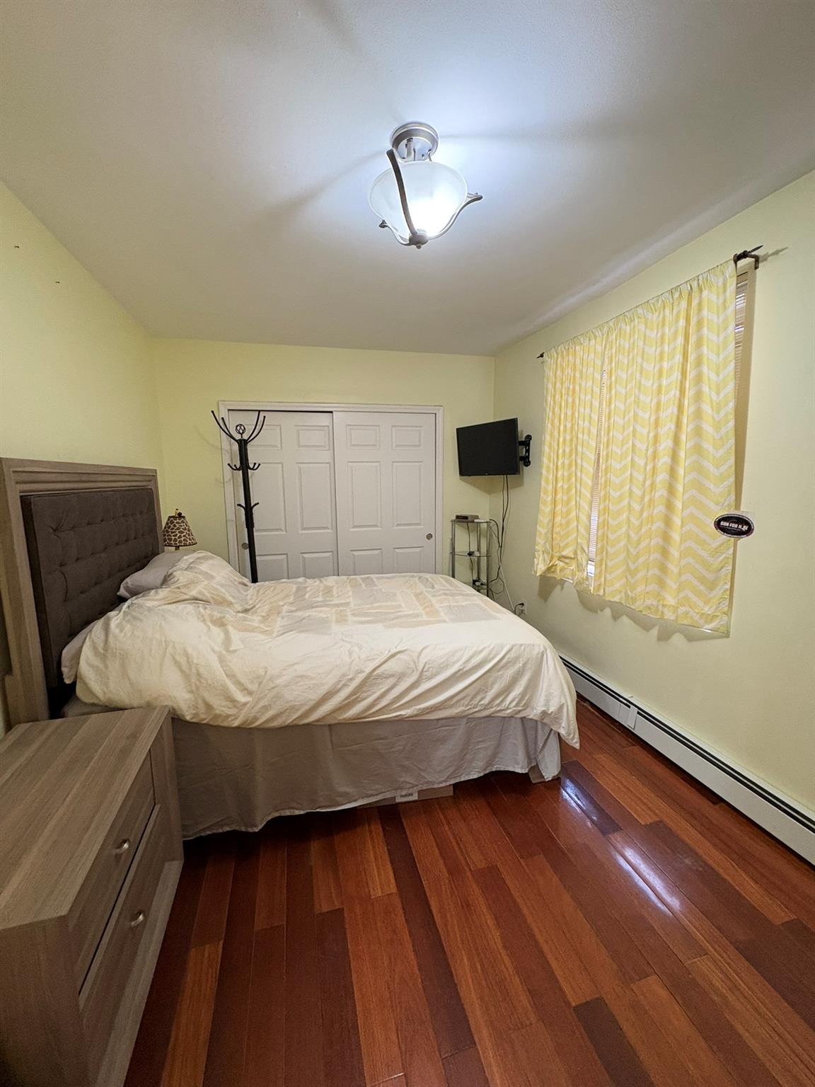 164-22 73rd Ave, Fresh Meadows, NY 11366