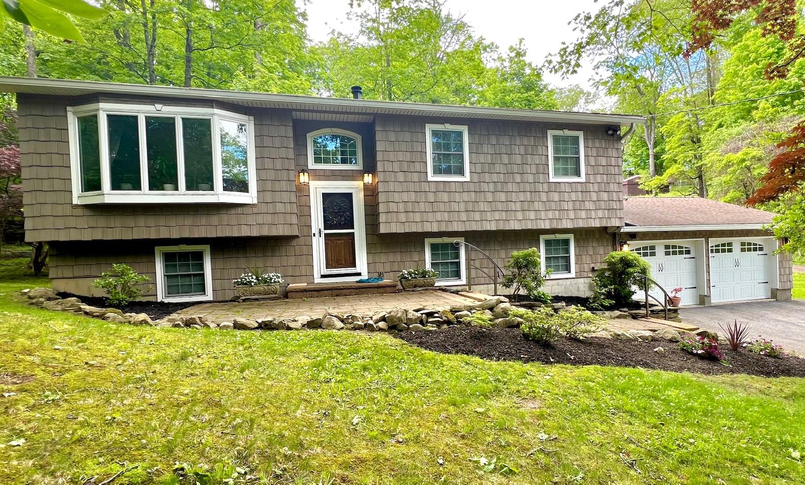 1179 E Mombasha Road, Monroe, NY 10950