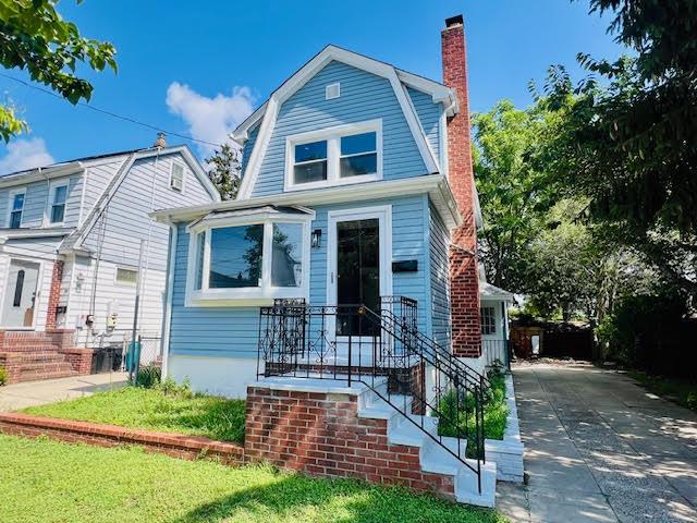 6 Pershing Avenue, Valley Stream, NY 11581
