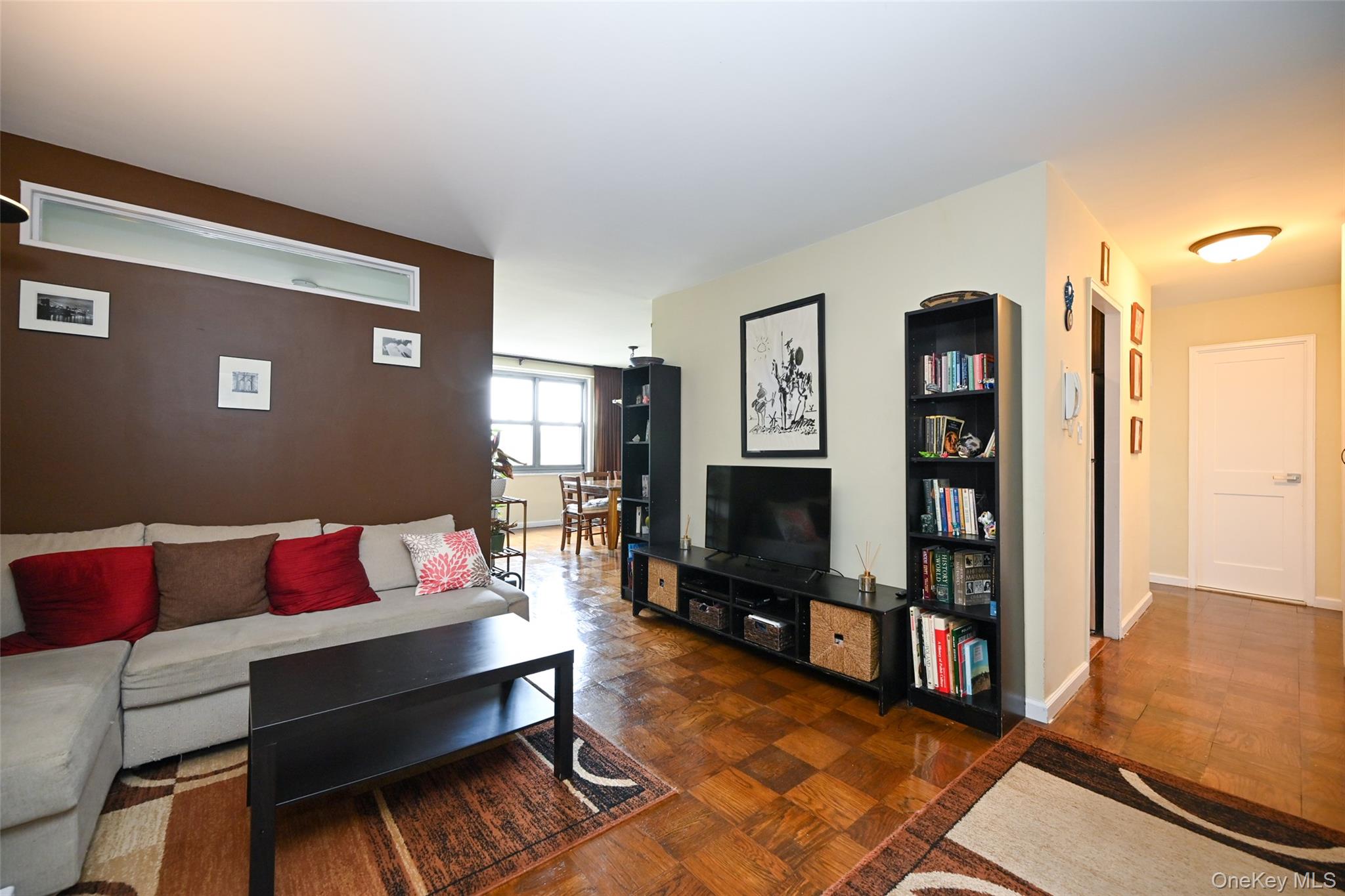 61-20 Grand Central Parkway # B 803, Forest Hills, NY 11375