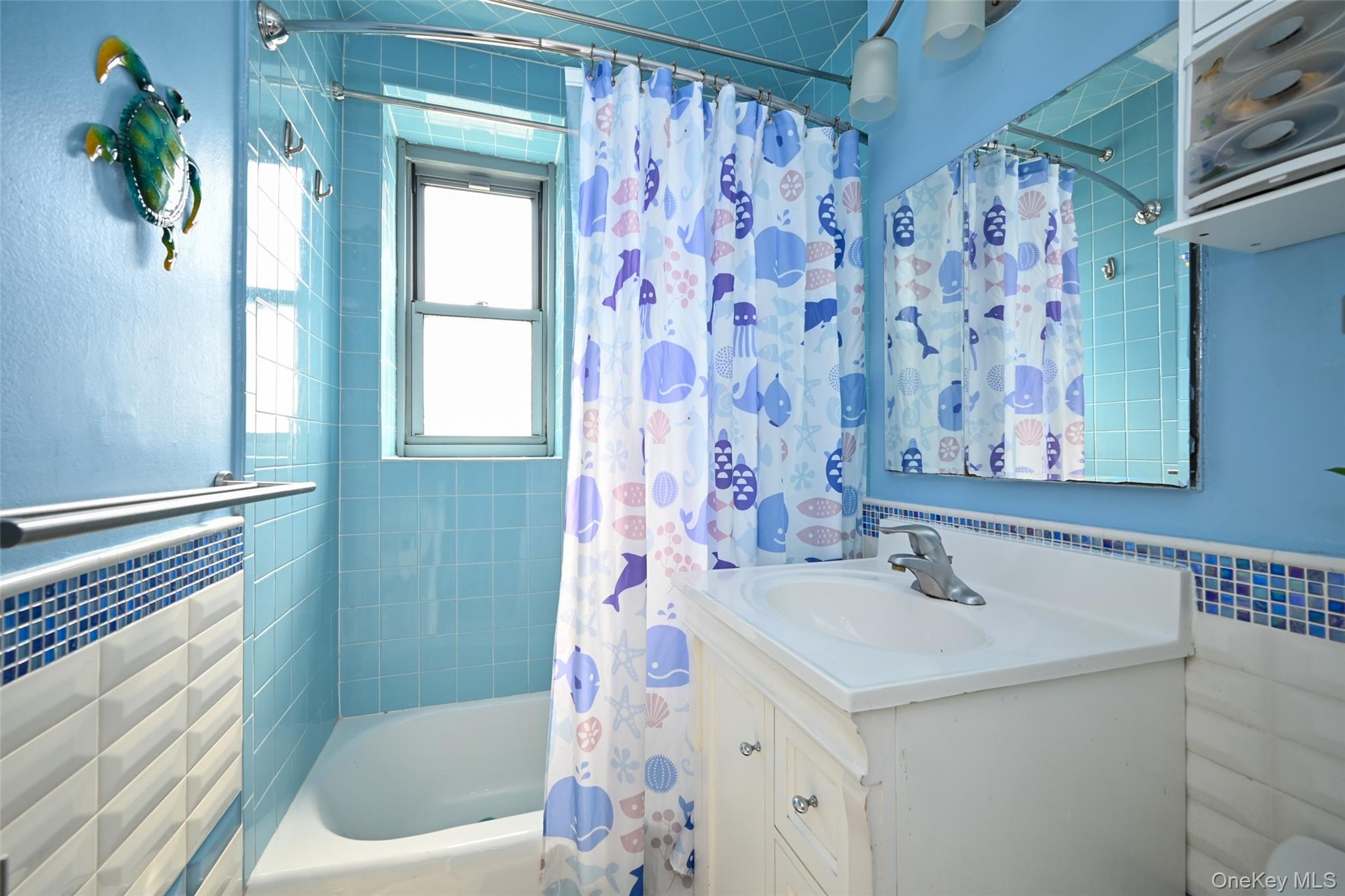 61-20 Grand Central Parkway # B 803, Forest Hills, NY 11375