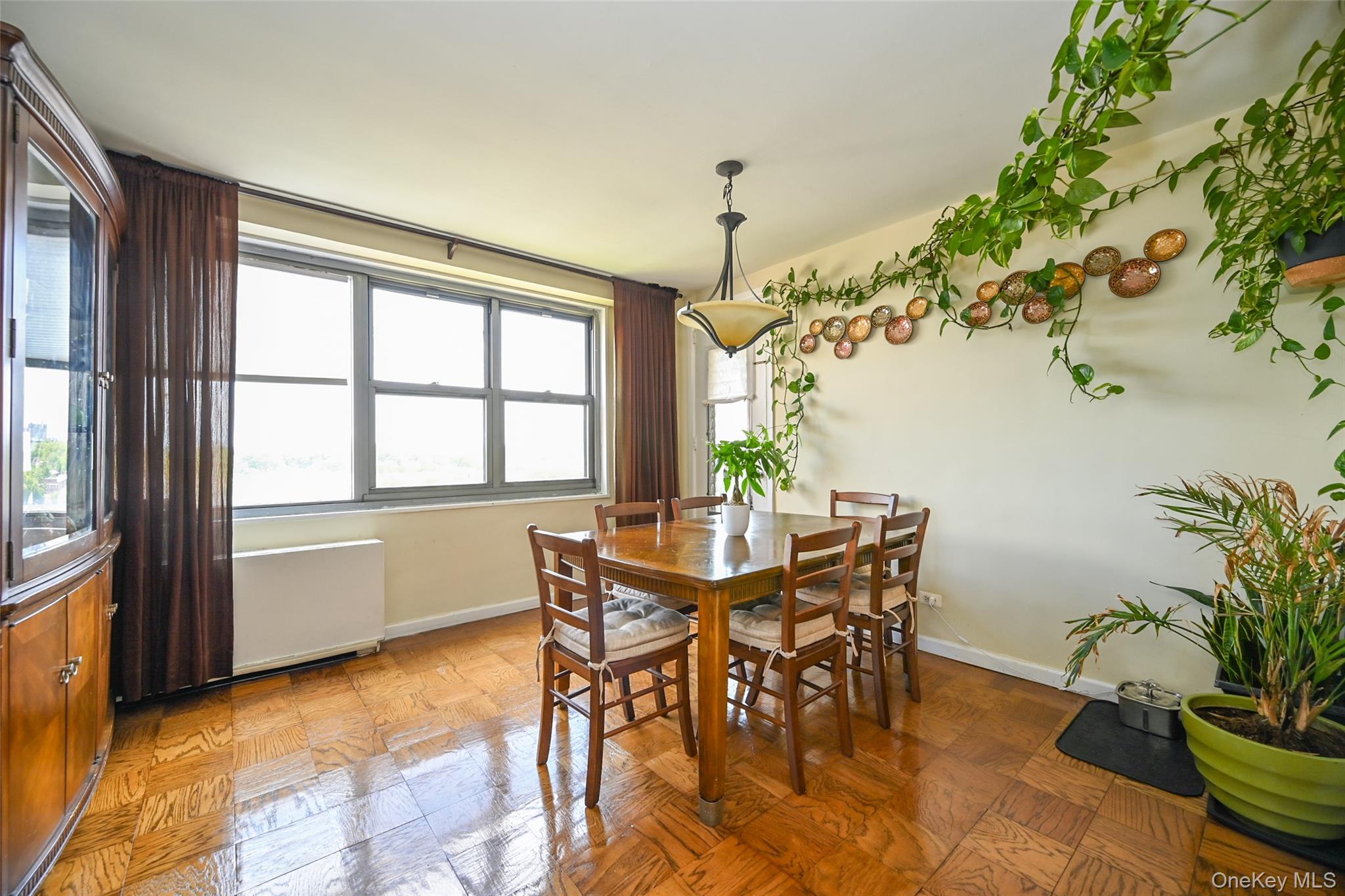 61-20 Grand Central Parkway # B 803, Forest Hills, NY 11375
