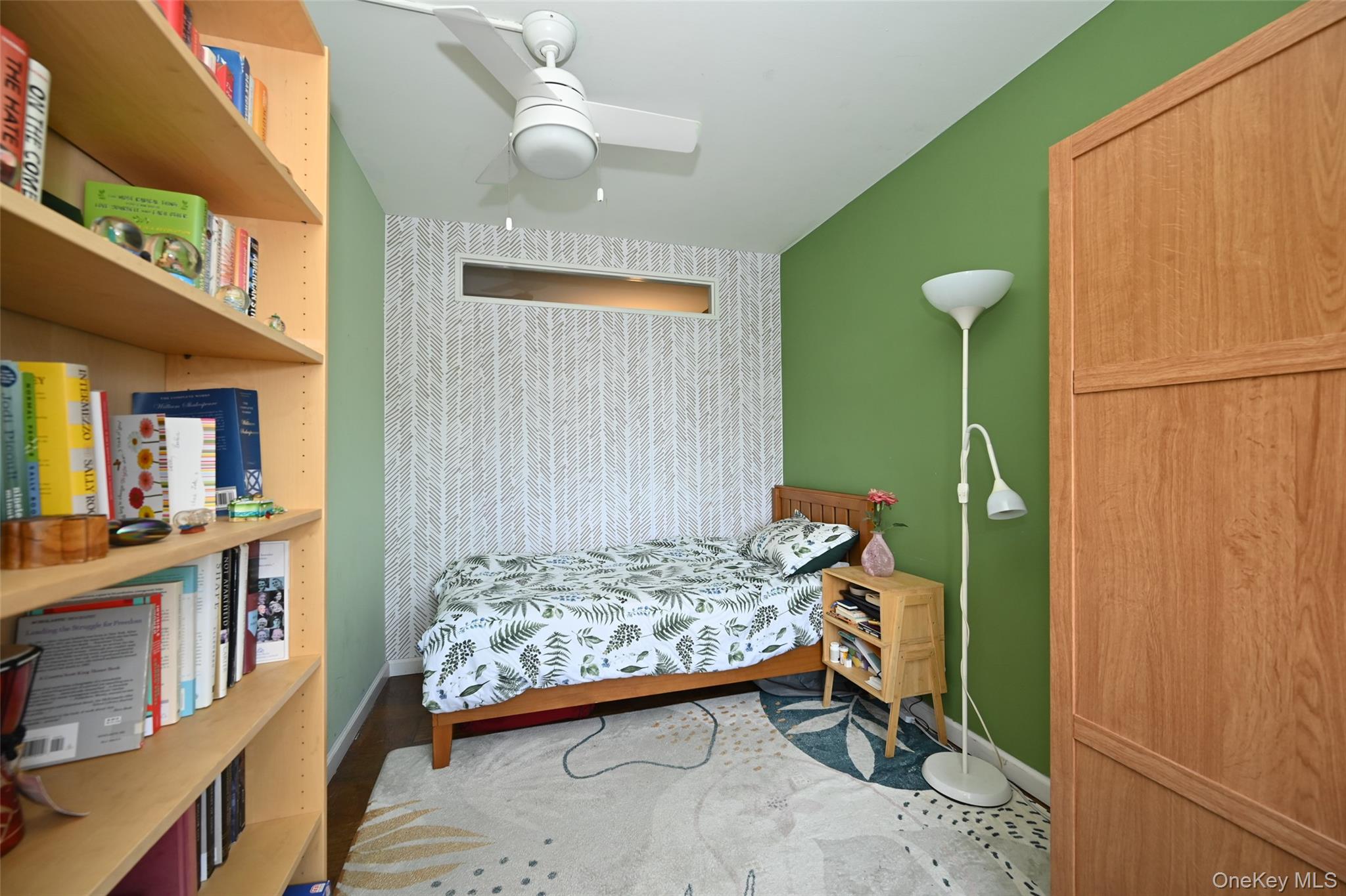 61-20 Grand Central Parkway # B 803, Forest Hills, NY 11375