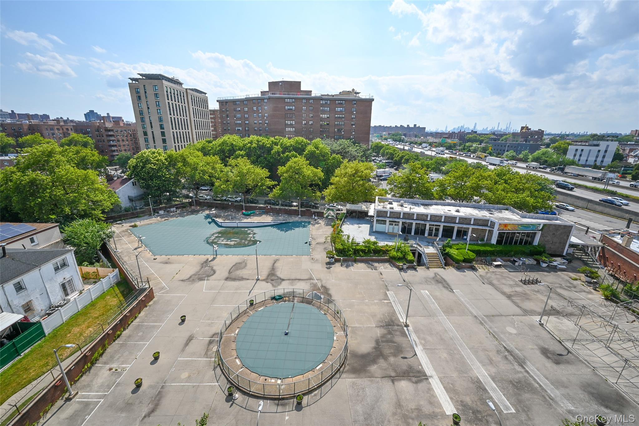 61-20 Grand Central Parkway # B 803, Forest Hills, NY 11375